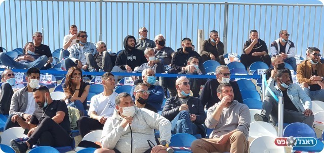 ברקת וברדה ביציע הדימונאי (דן בונבידה)